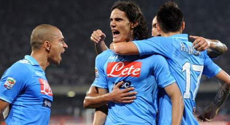 Cavani có cú hat-trick hạ gục Milan