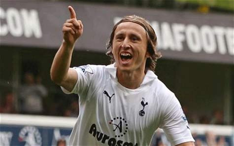 Luka Modric tỏa sáng với một bàn thắng đẹp vào lưới Liverpool.