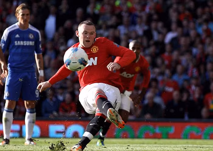 Rooney với thế đá phạt đền khá giống một ai đó... Rooney với thế đá phạt đền khá giống một ai đó...