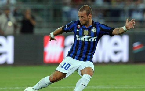 Sneijder: "Mourinho đã khuyên tôi ở lại Inter" Sneijder: "Mourinho đã khuyên tôi ở lại Inter"