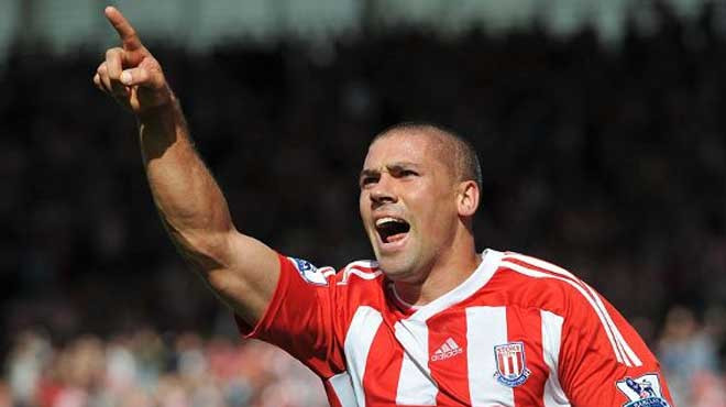 Tranh cãi phạt đền: Jonathan Walters mang lại 3 điểm cho Stoke trước Liverpool