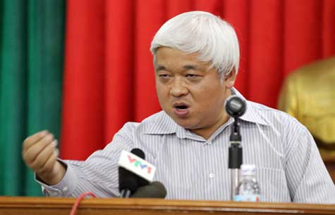 Phản ứng của bầu Kiên chính là phản ứng của xã hội, chỉ có điều từ trước tới nay chưa có ai đủ can đảm lên nói mà thôi