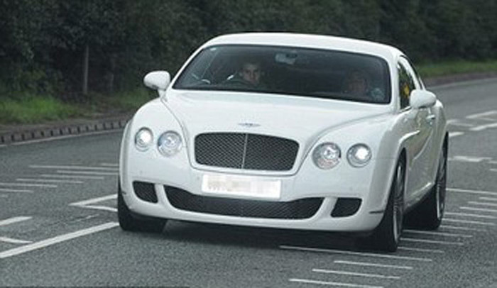 Carlos Tevez bị bấm lỗ vì phóng quá tốc độ với chiếc Bentley Continental GT Carlos Tevez bị bấm lỗ vì phóng quá tốc độ với chiếc Bentley Continental GT