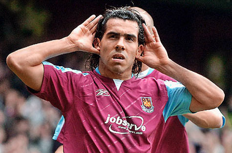 El Apache được các CĐV West Ham rất yêu mến El Apache được các CĐV West Ham rất yêu mến