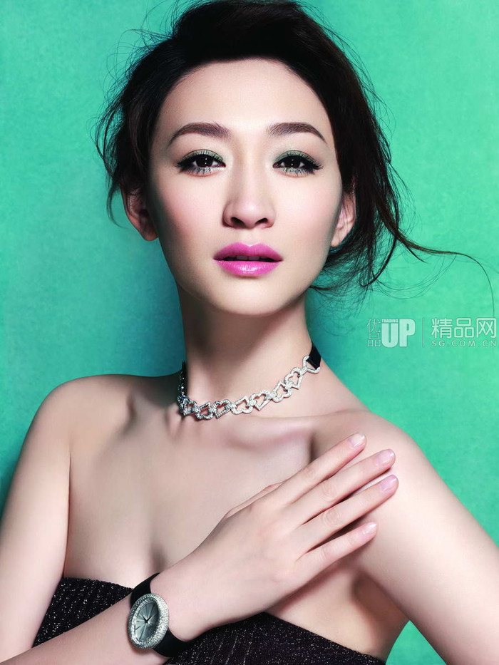 10. Lý Tiểu Nhiễm Lý Tiểu Nhiễm sinh năm 1976 và từng tham gia nhiều phim truyền hình nổi tiếng như “Như mây, như mưa lại như gió”. Tuy nhiên mãi cho tới khi tham gia “Con gái ông chủ vườn thuốc”, gương mặt này mới thực sự được chú ý. 10. Lý Tiểu Nhiễm Lý Tiểu Nhiễm sinh năm 1976 và từng tham gia nhiều phim truyền hình nổi tiếng như “Như mây, như mưa lại như gió”. Tuy nhiên mãi cho tới khi tham gia “Con gái ông chủ vườn thuốc”, gương mặt này mới thực sự được chú ý.