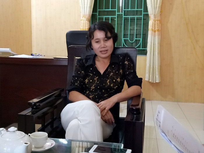 Bà Nguyễn Thị Quyên, Hiệu trưởng trường tiểu học xã Lệ Xá trong buổi làm việc với phóng viên (Ảnh MC) Bà Nguyễn Thị Quyên, Hiệu trưởng trường tiểu học xã Lệ Xá trong buổi làm việc với phóng viên (Ảnh MC)