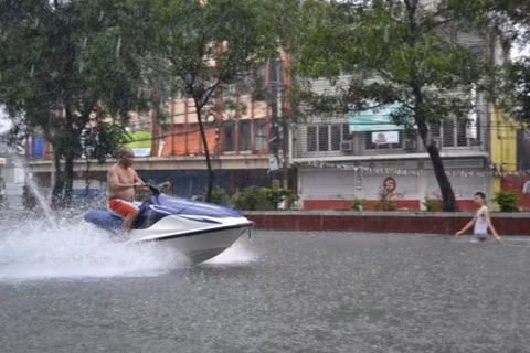 Chơi trội.