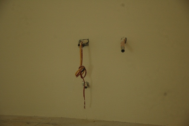 Và cả hệ thống điện cũng chưa hoàn thiện... Và cả hệ thống điện cũng chưa hoàn thiện...