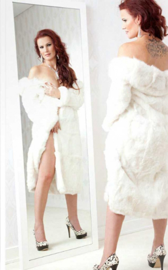 Elma Madeira sexy đâu có kém Irina Shayk. Elma Madeira sexy đâu có kém Irina Shayk.