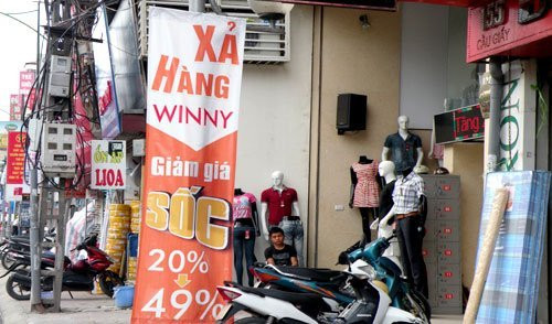 Trên thị trường nhan nhản những hình ảnh xả hàng như thế này. Trên thị trường nhan nhản những hình ảnh xả hàng như thế này.