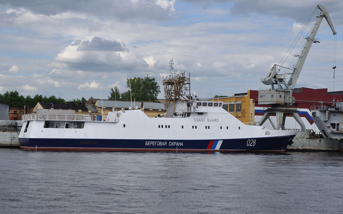 Zhemchug có lượng giãn nước 630 tấn, chiều dài 62,5 m, sử dụng động cơ diesel cho phép tàu đạt tốc độ tối đa 21 hải lý. Tàu có thể bơi ở chế độ tự động 60 ngày đêm. Thủy thủ đoàn 64 người. Vũ khí: 1 x 30 mm AV AK-630 , 2 x 12,7 mm Kord, tên lửa đối hạm Kh-35 Uran.