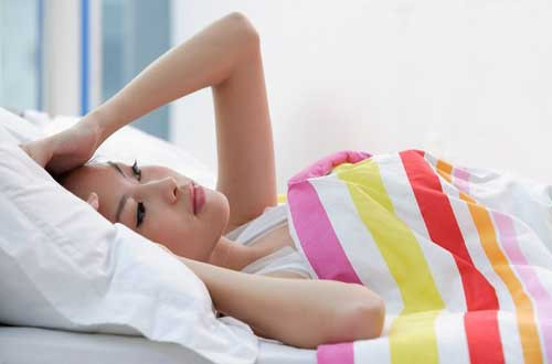 Chỉ có tôi là kẻ ngu ngốc khi tin vào tình cảm của anh ta (Ảnh minh họa) Chỉ có tôi là kẻ ngu ngốc khi tin vào tình cảm của anh ta (Ảnh minh họa)