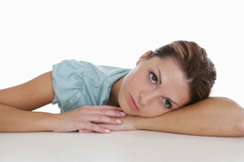 Ngày tôi về làm vợ Hoàng, nấu bữa cơm đầu tiên cho chồng, bưng bát lên mà thấy nước mắt cứ trào ra. (Ảnh minh họa) Ngày tôi về làm vợ Hoàng, nấu bữa cơm đầu tiên cho chồng, bưng bát lên mà thấy nước mắt cứ trào ra. (Ảnh minh họa)