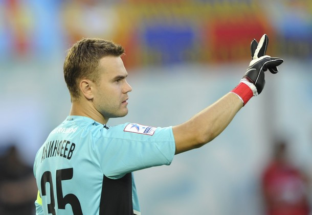 Đội chủ nhà cũng gặp bất lợi về lực lượng thi đấu khi thủ môn I.Akinfeev không thể ra sân. Đội chủ nhà cũng gặp bất lợi về lực lượng thi đấu khi thủ môn I.Akinfeev không thể ra sân.