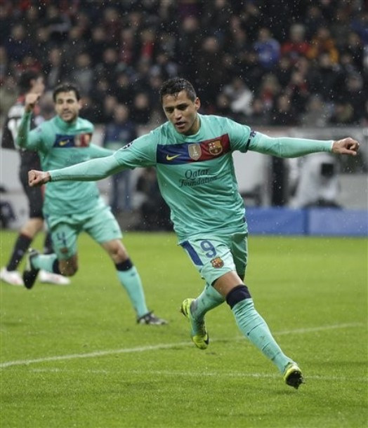 Trong hoàn cảnh khó khăn, A.Sanchez lại tỏa sáng. Trong hoàn cảnh khó khăn, A.Sanchez lại tỏa sáng.