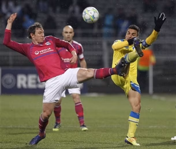 Không ngần ngại va chạm.