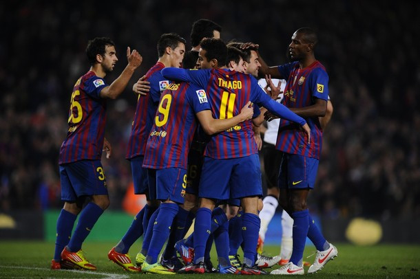 Barca đại thắng, Messi quân bình số bàn thắng với Ronaldo trong cuộc đua giành danh hiệu Pichichi, nhưng Barca hiện vẫn thua Real 10 điểm trên BXH. Barca đại thắng, Messi quân bình số bàn thắng với Ronaldo trong cuộc đua giành danh hiệu Pichichi, nhưng Barca hiện vẫn thua Real 10 điểm trên BXH.