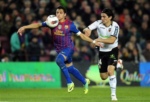 Bị dẫn 4-1, Valencia buông súng, không thể theo kịp được Barca. Bị dẫn 4-1, Valencia buông súng, không thể theo kịp được Barca.