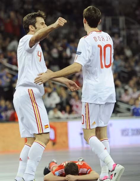 Sau những phút cân não, TBN thắng Nga với tỷ số 2-1.