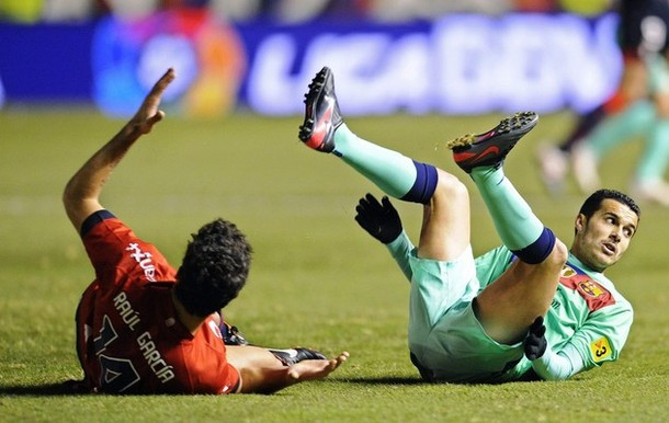 Nhưng cũng chẳng ích gì vì sau đó Barca lại ngã. Nhưng cũng chẳng ích gì vì sau đó Barca lại ngã.