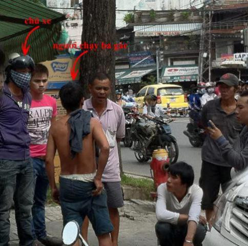 Hình ảnh sự việc xảy ra ngày 19/8, được thành viên Đơn giản chụp lại rồi chia se lên mạng.