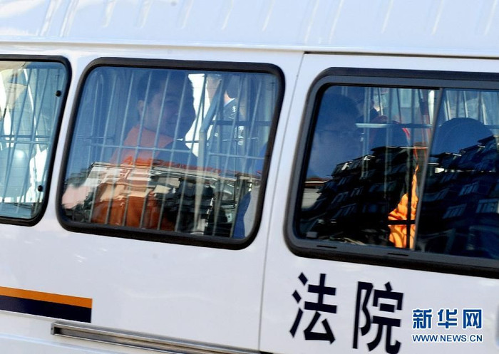 Ngoài ra, Trọng tài Lục Tuấn (Lu Jun) - người từng được trao giải “Còi vàng” và từng làm nhiệm vụ ở Thế vận hội 2000 và World Cup 2002, bị kết án 5 năm rưỡi tù giam do nhận hối lộ 810 ngàn Nhân dân tệ, đồng thời bị tịch thu tài sản khoảng 100 ngàn Nhân dân tệ. Ngoài ra, Trọng tài Lục Tuấn (Lu Jun) - người từng được trao giải “Còi vàng” và từng làm nhiệm vụ ở Thế vận hội 2000 và World Cup 2002, bị kết án 5 năm rưỡi tù giam do nhận hối lộ 810 ngàn Nhân dân tệ, đồng thời bị tịch thu tài sản khoảng 100 ngàn Nhân dân tệ.