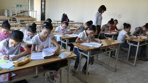 Buổi sáng học múa, buổi chiều các em sẽ lên lớp, học văn hóa. Buổi sáng học múa, buổi chiều các em sẽ lên lớp, học văn hóa.