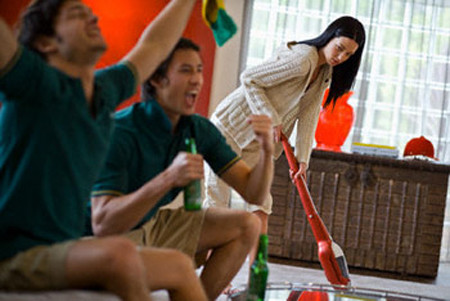 Tôi có đi nhậu ở đâu thì phải xin phép vợ trước đó vài ngày không thì lại rách việc. (ảnh minh họa) Tôi có đi nhậu ở đâu thì phải xin phép vợ trước đó vài ngày không thì lại rách việc. (ảnh minh họa)