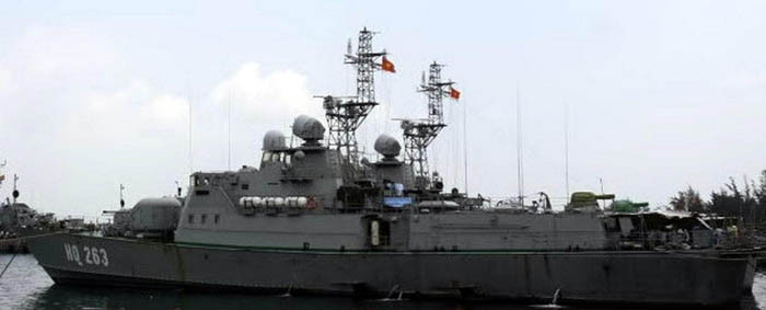 Tàu tuần tra Svetlyak trang bị 1 khẩu AK-176M 76,2 mm, 4x4 (16) Ingal-M SR-SAM, 2 pháo AK-630 30 mm, 1 súng phóng lựu AGS-17. Tàu tuần tra Svetlyak trang bị 1 khẩu AK-176M 76,2 mm, 4x4 (16) Ingal-M SR-SAM, 2 pháo AK-630 30 mm, 1 súng phóng lựu AGS-17.