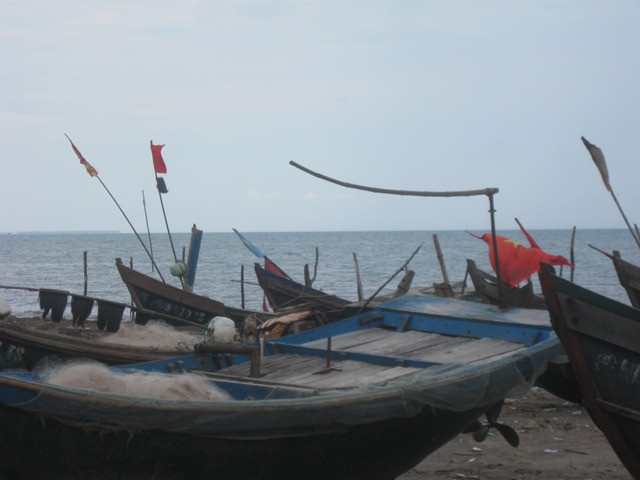 Nhưng đó là niềm vui khi mỗi lần trở về bờ sẽ có thật nhiều tôm, cá.