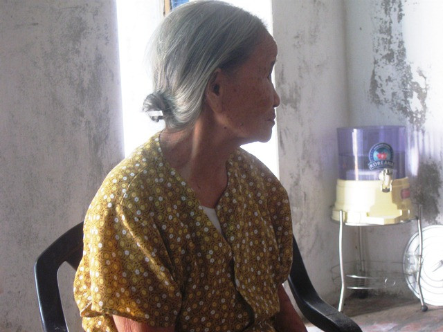 Cụ Cần rất vui mừng vì Minh đã vượt lên chính mình, làm lại cuộc đời. Cụ Cần rất vui mừng vì Minh đã vượt lên chính mình, làm lại cuộc đời.