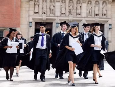 Cơ hội giành học bổng hấp dẫn ảnh 1