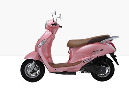 SYM Attila sử dụng loại động cơ 4 kỳ, xi lanh đơn, làm mát gió cưỡng bức với dung tích xi lanh 125cc. Chiều cao yên xe của SYM Attila Elizabeth khoảng 765mm và có trọng lượng 113kg. SYM Attila sử dụng loại động cơ 4 kỳ, xi lanh đơn, làm mát gió cưỡng bức với dung tích xi lanh 125cc. Chiều cao yên xe của SYM Attila Elizabeth khoảng 765mm và có trọng lượng 113kg.