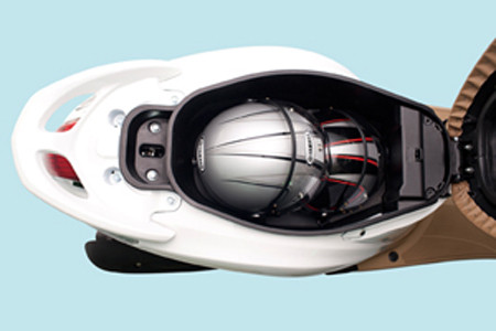 Yamaha Nozza đáp ứng sự lựa chọn khó tính của các chị em về chiếc xe tay ga cao cấp với tính năng vượt trội, công nghệ hiện đại, hộp chứa đồ rộng rãi, yên xe tạo cảm giác thoải mái cho người điều khiển và người ngồi sau, sự thuận tiện khi đổ xăng. Yamaha Nozza đáp ứng sự lựa chọn khó tính của các chị em về chiếc xe tay ga cao cấp với tính năng vượt trội, công nghệ hiện đại, hộp chứa đồ rộng rãi, yên xe tạo cảm giác thoải mái cho người điều khiển và người ngồi sau, sự thuận tiện khi đổ xăng.