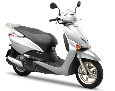 3. Honda Lead Giá bán đề xuất năm 2011 của công ty là 31.990 triệu cho LEAD màu đỏ, nâu, bạc, trắng, vàng và 32.490 triệu đồng với xe LEAD màu ánh vàng. 3. Honda Lead Giá bán đề xuất năm 2011 của công ty là 31.990 triệu cho LEAD màu đỏ, nâu, bạc, trắng, vàng và 32.490 triệu đồng với xe LEAD màu ánh vàng.