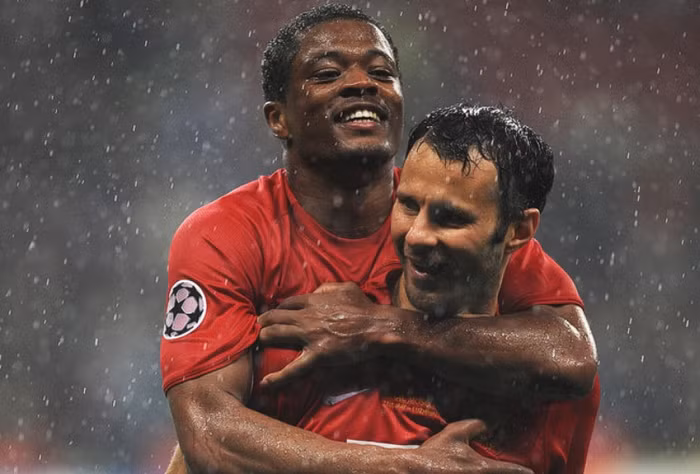 Ryan Giggs giờ đã già và hay đá ở giữa sân, trong khi Nani thì muốn được đá cánh phải hơn, vì thế Manchester United lúc này thiếu đi một cái chân trái thực sự khiến đối thủ phải nể sợ ngoài Robin Van Persie. Việc sở hữu một cầu thủ thuận chân trái, đặc biệt là tiền vệ cánh, là điều rất quan trọng trong bóng đá mà các chuyên gia phải thừa nhận, bởi họ mang lại cho bản thân nhiều lựa chọn khi khống chế, chuyền, sút bóng và qua người (tôi đã đề cập tới việc Antonio Valencia chỉ biết sang phải trong bài viết này). Vậy chúng ta hãy xem trong quá khứ Sir Alex Ferguson đã sở hữu những cầu thủ chân trái nào ở các vị trí.