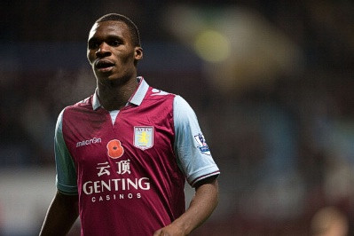 2. Christian Benteke – ngôi sao mới: Lạ lùng khi tôi nhắc tới một cái tên vô danh? Đây là cái tên đã đánh bại Chris Smalling để chuyền cho Weimann mở tỷ số trận đấu, và cũng là nhân vật này có một pha cứu thua trên vạch vôi cho Aston Villa. Benteke qua mặt Van Persie để được chọn là Cầu thủ xuất sắc nhất trận đấu, và sẽ không ngạc nhiên nếu tiền đạo 21 tuổi này sớm được để mắt bởi các ông lớn. Và Benteke cũng là người Bỉ, giống như Hazard hay Vermaelen. 2. Christian Benteke – ngôi sao mới: Lạ lùng khi tôi nhắc tới một cái tên vô danh? Đây là cái tên đã đánh bại Chris Smalling để chuyền cho Weimann mở tỷ số trận đấu, và cũng là nhân vật này có một pha cứu thua trên vạch vôi cho Aston Villa. Benteke qua mặt Van Persie để được chọn là Cầu thủ xuất sắc nhất trận đấu, và sẽ không ngạc nhiên nếu tiền đạo 21 tuổi này sớm được để mắt bởi các ông lớn. Và Benteke cũng là người Bỉ, giống như Hazard hay Vermaelen.