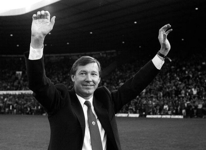 Sir Alex ra mắt hơn 56.000 khán giả tại Old Trafford trong trận đầu tiên dẫn dắt Man Utd, tháng 11/1986 Sir Alex ra mắt hơn 56.000 khán giả tại Old Trafford trong trận đầu tiên dẫn dắt Man Utd, tháng 11/1986