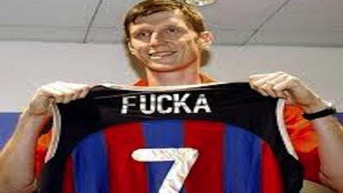 “Mở hàng” – Gregor Fucka (bóng rổ). Có lẽ không cần chỉ ra cái họ của anh này nghe giống từ gì. “Mở hàng” – Gregor Fucka (bóng rổ). Có lẽ không cần chỉ ra cái họ của anh này nghe giống từ gì.