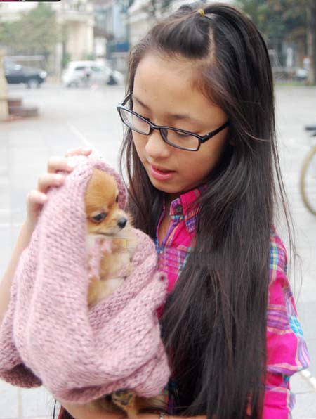 Trên phim trường là một diễn viên nhí nghiêm túc với công việc, nhưng ngoài đời Hoài Linh là một cô bé xì tin đúng tuổi. Cô bạn nhỏ rất thích ăn kem, chụp ảnh "tự sướng, xem Disney Channel, thích chụp ảnh và trượt pa- tanh rất điệu nghệ. Trên phim trường là một diễn viên nhí nghiêm túc với công việc, nhưng ngoài đời Hoài Linh là một cô bé xì tin đúng tuổi. Cô bạn nhỏ rất thích ăn kem, chụp ảnh "tự sướng, xem Disney Channel, thích chụp ảnh và trượt pa- tanh rất điệu nghệ.