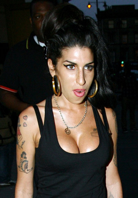Hình ảnh tàn tạ của Amy Winehouse trước khi qua đời