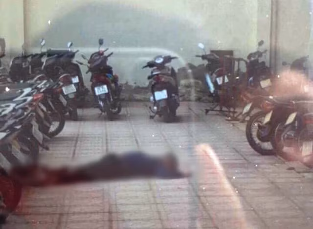 Hiện trường nơi phát hiện thi thể nạn nhân trong khuôn viên nhà để xe Trường Đại học Kiến trúc Hà Nội.