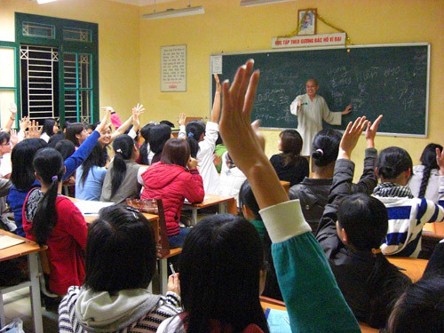 Thầy Đức Minh trong một buổi lên lớp Thầy Đức Minh trong một buổi lên lớp