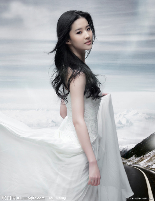 Nhờ vào vẻ đẹp và tài năng đó, năm 2008, cô đã trở thành nữ diễn viên Trung Quốc thứ hai sau Chương Tử Di kí hợp đồng độc quyền với công ty giải trí William Morris Agency-1 trong 3 hãng giải trí lớn nhất nước Mĩ, bệ phóng của nhiều tên tuổi lớn thế giới như Mel Gibson, Reese Witherspoon, Halle Berry, Julia Roberts, Thành Long, Chương Tử Di... Nhờ vào vẻ đẹp và tài năng đó, năm 2008, cô đã trở thành nữ diễn viên Trung Quốc thứ hai sau Chương Tử Di kí hợp đồng độc quyền với công ty giải trí William Morris Agency-1 trong 3 hãng giải trí lớn nhất nước Mĩ, bệ phóng của nhiều tên tuổi lớn thế giới như Mel Gibson, Reese Witherspoon, Halle Berry, Julia Roberts, Thành Long, Chương Tử Di...
