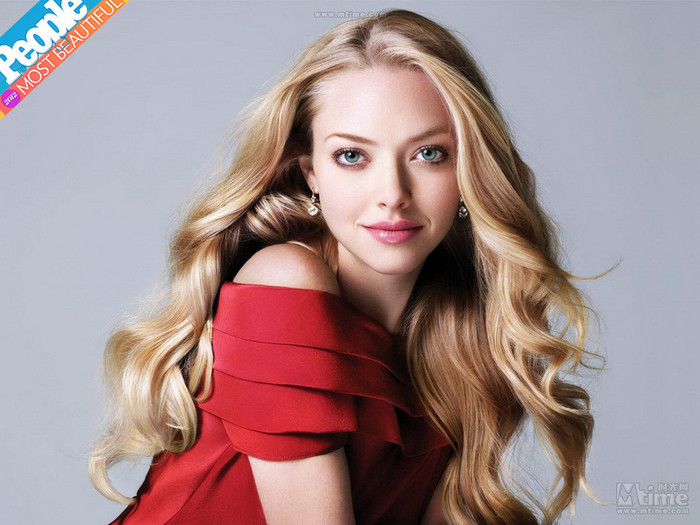 No.17 Amanda Michelle Seyfried là diễn viên người Mỹ, kiêm ca sĩ và người mẫu thời trang. Cô bắt đầu sự nghiệp bằng việc làm người mẫu trẻ khi 11 tuổi và 15 tuổi cô đã bắt đầu với vai trò là diễn viên điện ảnh.