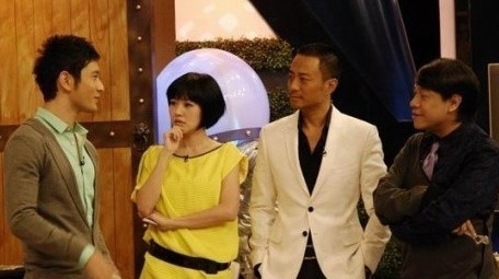 Cô nàng Từ Hy Đệ lại rất mến mộ anh chàng Trương Hàm Dư (áo trắng) vì phong cách nam tính, cá tính rất cuốn hút của đối phương.