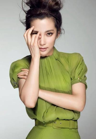 Lý Băng Băng tốt nghiệp Học viện hí kịch Thượng Hải.