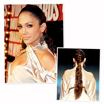 Hoặc cũng có thể chỉ tết từ phía sau của mái tóc. Hoặc cũng có thể chỉ tết từ phía sau của mái tóc.