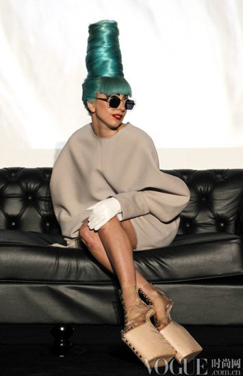 Kiểu tóc này thì làm sao mà ra đường? Kiểu tóc này thì làm sao mà ra đường?