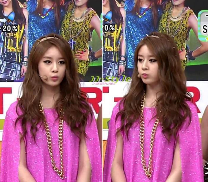 Hiện nay cô là idol rất được giới trẻ yêu thích bởi tài năng cũng như bề ngoài xinh xắn, ngọt ngào và dễ thương.